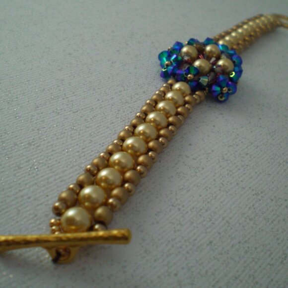 Hand Beaded, Swarovski Crystal/Pearl Bracelet (Fillion Bracelet) - Picture 5 of 5
